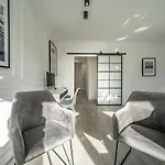 Xpce Teatro Square Apartman *
